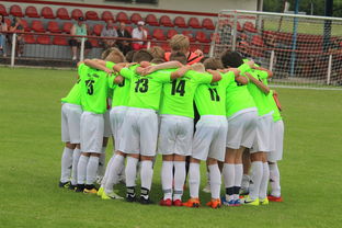 开云体育APP-库里赛后称赞队友团结赢下关键比赛，库里鼓励