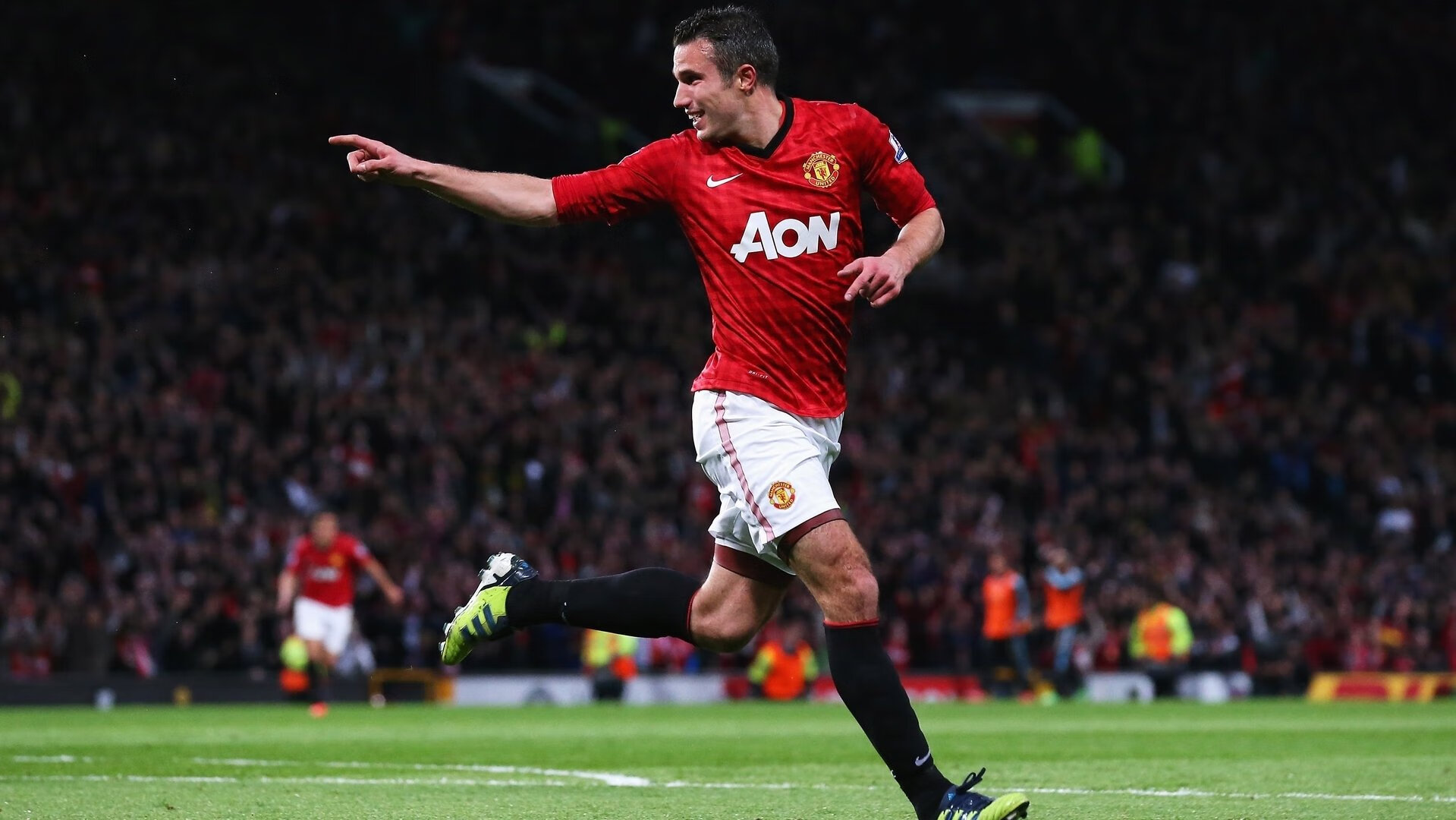 英超球队在转会市场上的操作引发关注，英超转会期结束时间